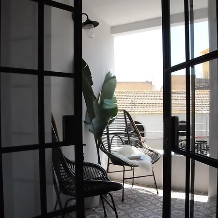 Campo De Santa Clara 98 * リスボン