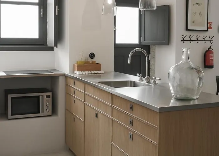 Campo De Santa Clara 98 * Lisbona