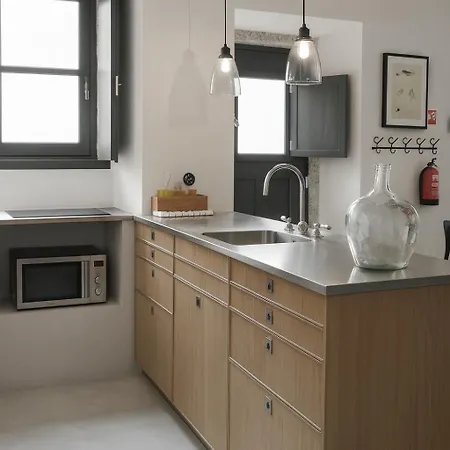 Campo De Santa Clara 98 * Lisboa